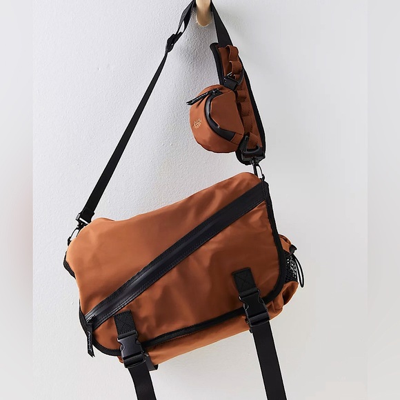 NEW Free People Move With It Messenger Bag - Picture 1 of 16